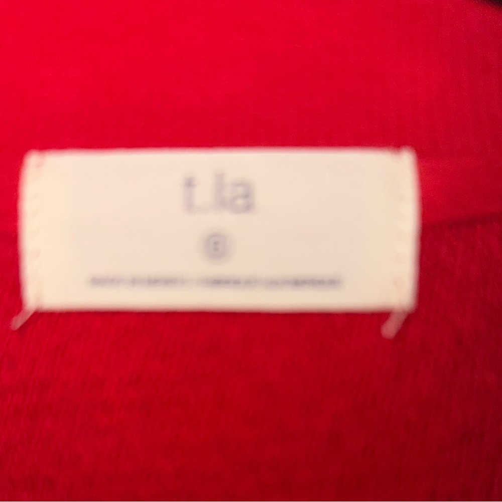T.La Vibrant Red Textured V-Neck Sweater - Picture 2 of 4